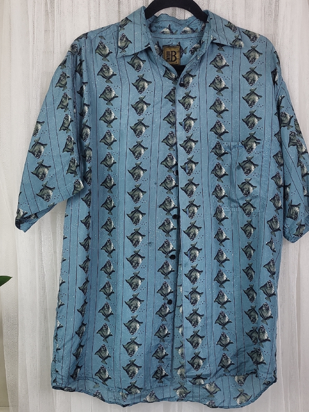 Bruno B 100% silk Men's Short-Sleeve Button-Up Shirt made in Italy. Size M